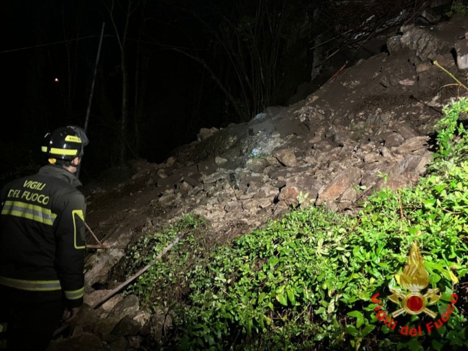 Margno: crolla un muro vicino ad una abitazione. Due famiglie sfollate