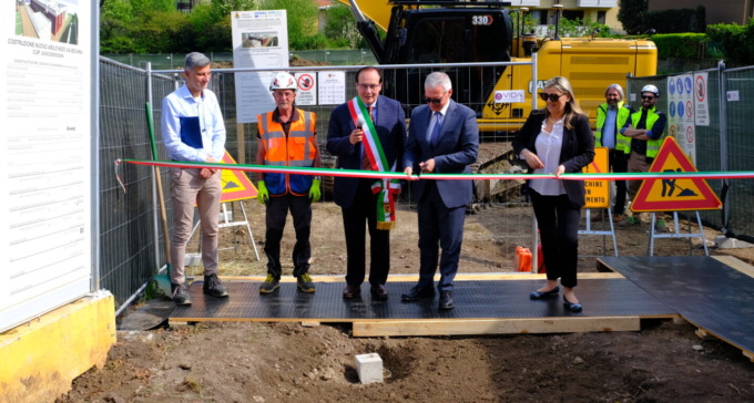 Valmadrera, posata la prima pietra del nuovo nido comunale di via Bovara