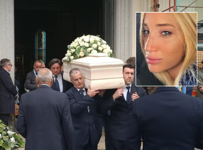 Una grande folla ha salutato Silvia Brambilla, morta a 26 anni in un tragico incidente