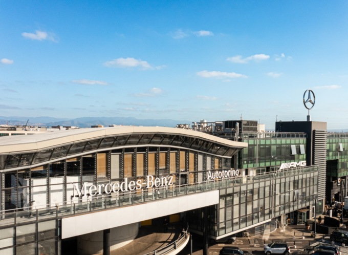 Autotorino sigla l’accordo di acquisto di Mercedes-Benz Varsavia