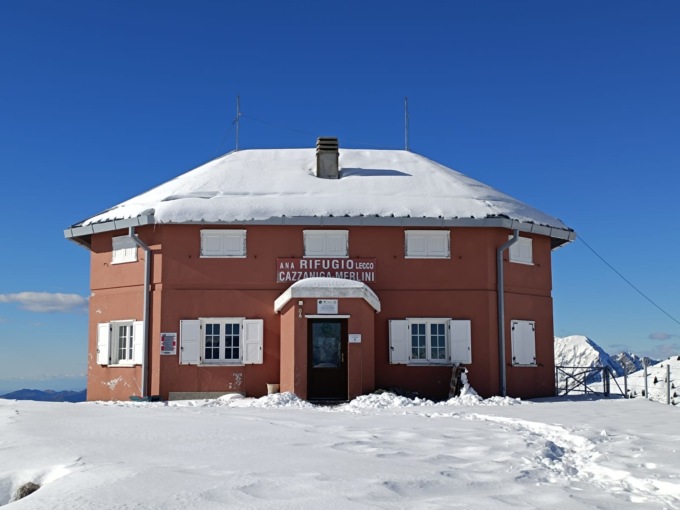 Piani d’Artavaggio, riapre il rifugio Cazzaniga-Merlini con due giovani gestori valtellinesi