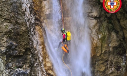 Soccorso Alpino: le spettacolari immagini dell'esercitazione nel Lecchese