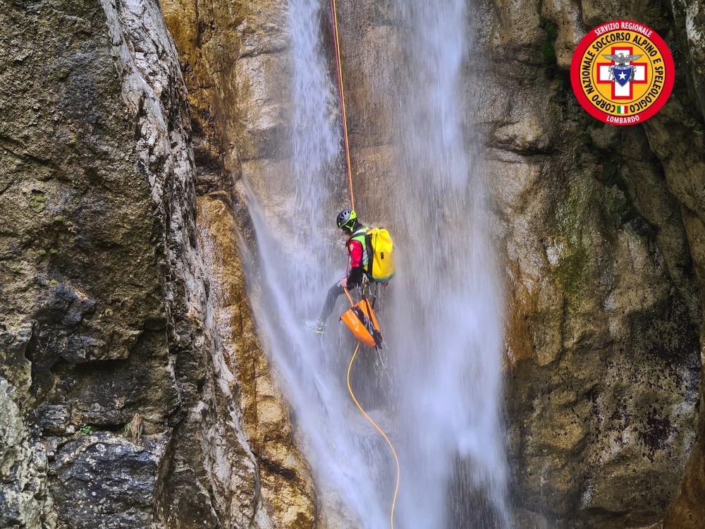 Soccorso Alpino: le spettacolari immagini dell'esercitazione nel Lecchese