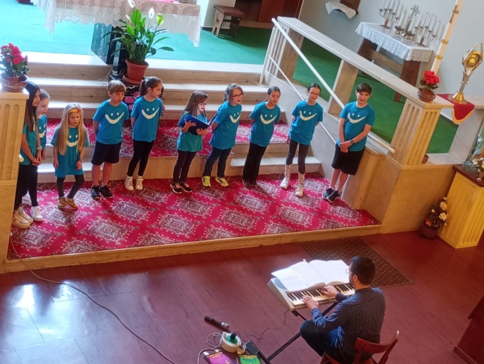 Festa della Mamma: successo di pubblico per il concerto del Coro Vandelia e IMAInCanto all’IRAM