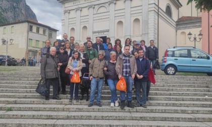 Oltre 120 non vedenti e ipovedenti in visita a Lecco alla scoperta dei suoi tesori d’arte e della sua storia alpinistica