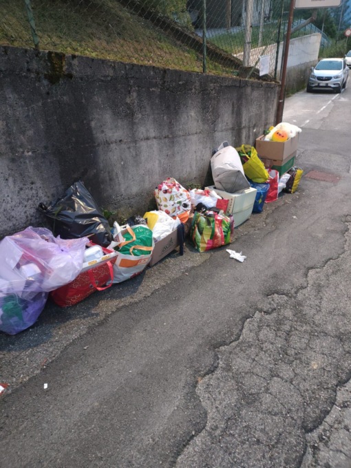 Rifiuti abbandonati a Rossino: individuato il responsabile