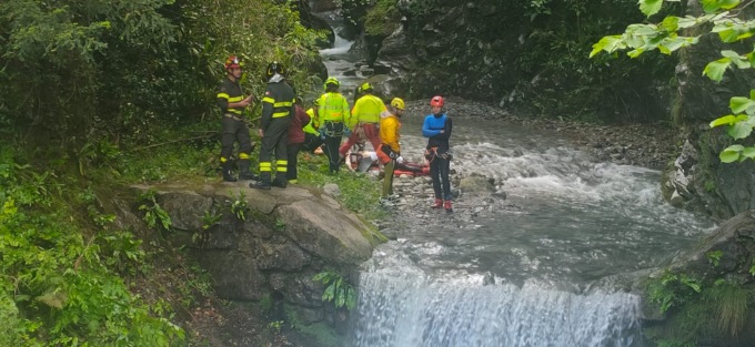 Grave incidente lungo il torrente Esino, muore un 30enne