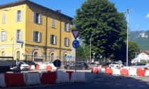 50enne investita da un autobus:  Lecco bloccata a lungo