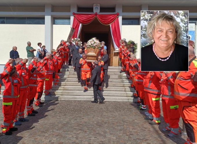 Il suono delle sirene e le note di Venditti per l’addio a Rosalba Tavola