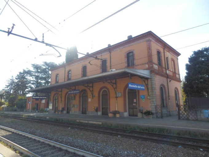 Mandello: 16enne aggredito in stazione da un gruppo di coetanei