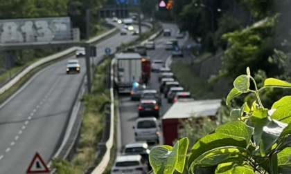 Incidente in Statale 36: coinvolto un camion, traffico in tilt