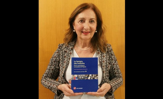 Valmadrera, “Per prendersi cura di un anziano ci vuole un intero villaggio”: presentato l’articolo dell’assessore Bosisio