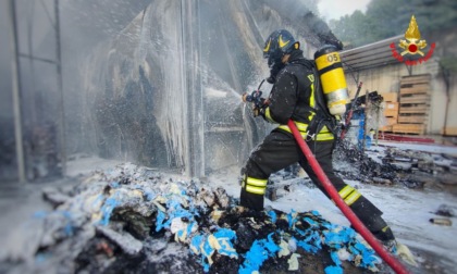 Dolzago, incendio in un'azienda: intervento dei Vigili del fuoco