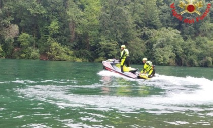 Canoa rovesciata nell'Adda, intervengono i Vigili del fuoco