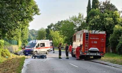 Scontro auto moto, coinvolte due persone: sono gravi