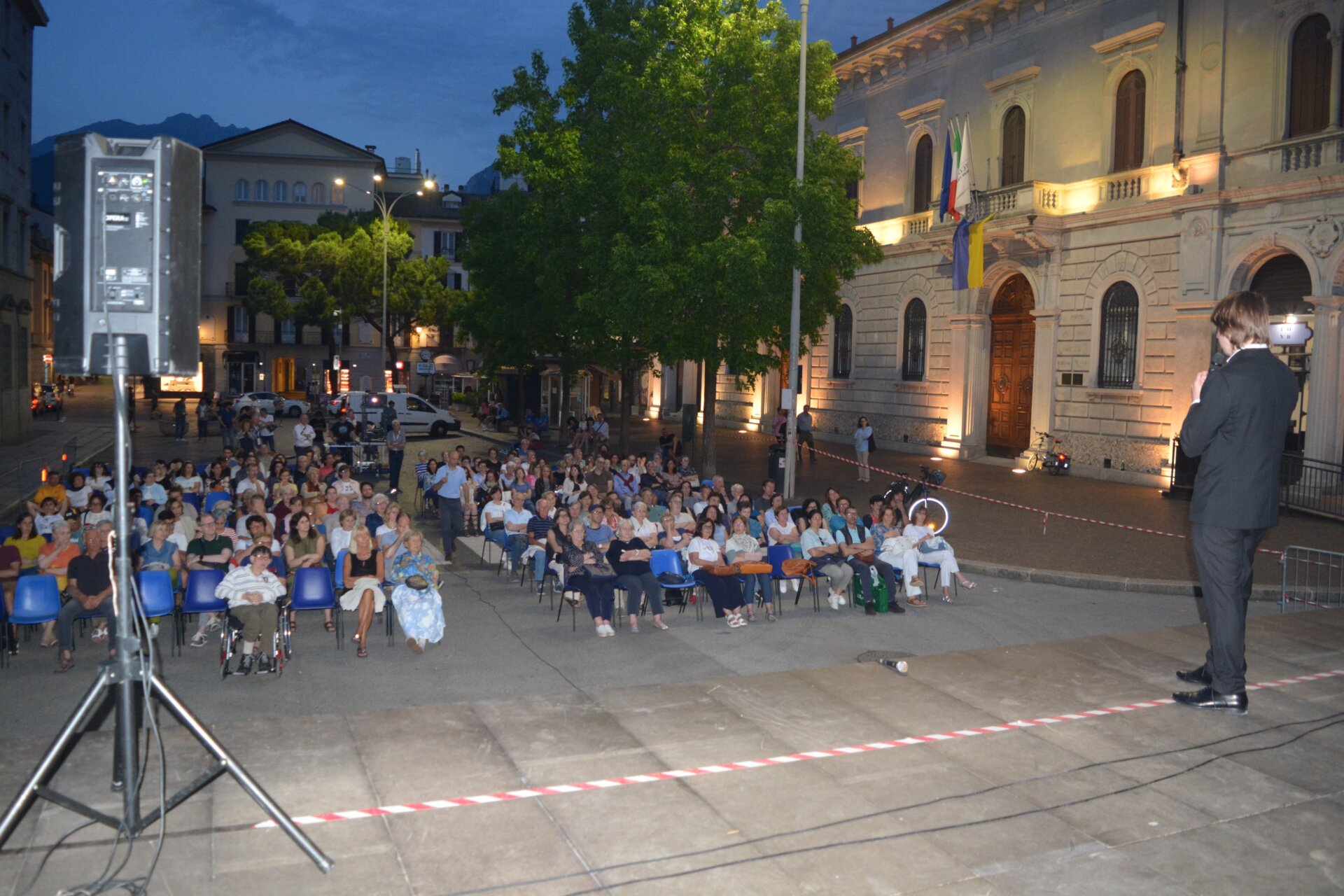 c'è ancora domani 18 giugno palco + platea + palazzo