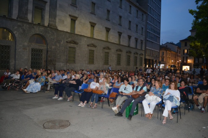 Cinema all’aperto a Lecco: terzo appuntamento con “Palazzina Laf”