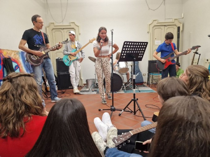 Grande festa di fine anno accademico per la scuola di musica Riverb