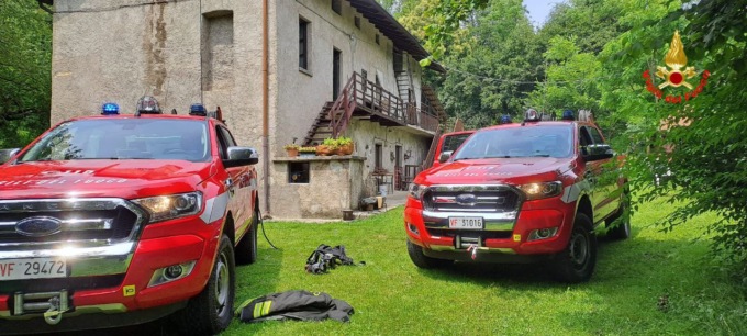 Incendio a Valgreghentino: Vigili del fuoco mobilitati