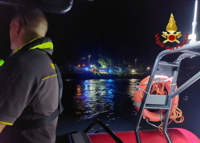 Lecco, dispersa nel lago: ricerche sospese