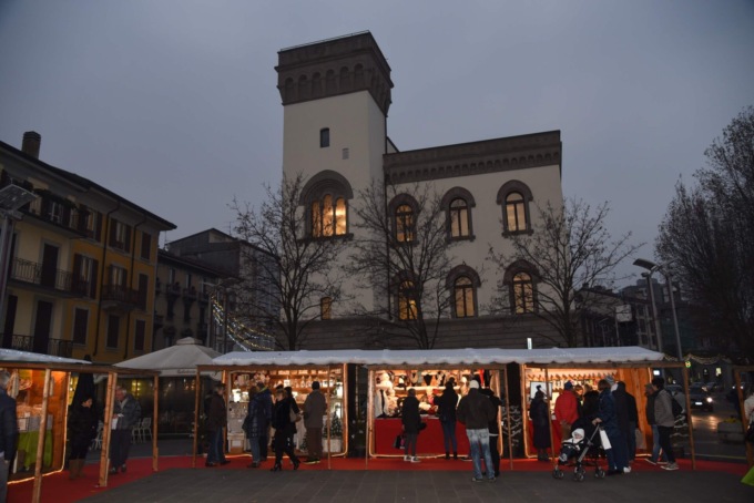 Lecco: si muore di caldo, ma il Comune pensa già alle iniziative… natalizie