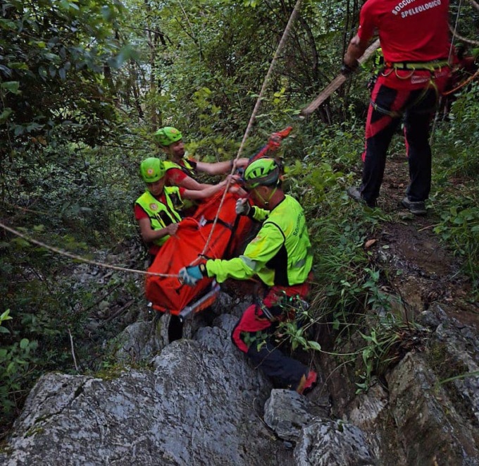 Tragedia in Val Tartano: donna precipita dal ponte e muore