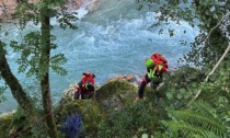 Precipita nel torrente Pioverna: salvato dal Soccorso Alpino
