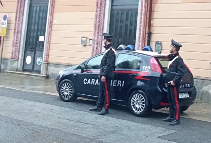 Controlli dei Carabinieri a Mandello: 80 fermati, arrestato un 22enne per spaccio