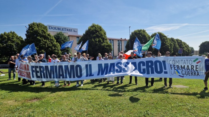Anche una delegazione lecchese a Solbiate Olona contro il Comando strategico Nato