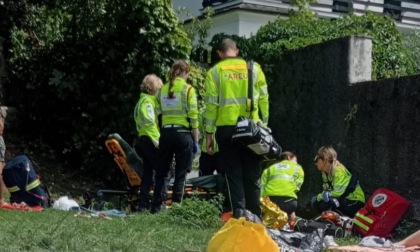 Malore al Lago: 19enne si accascia mentre esce dall'acqua