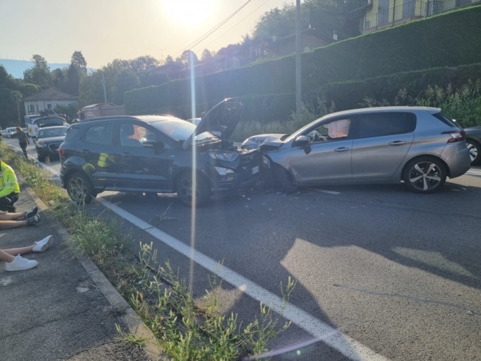 Calco: frontale sulla Provinciale, feriti e traffico in tilt