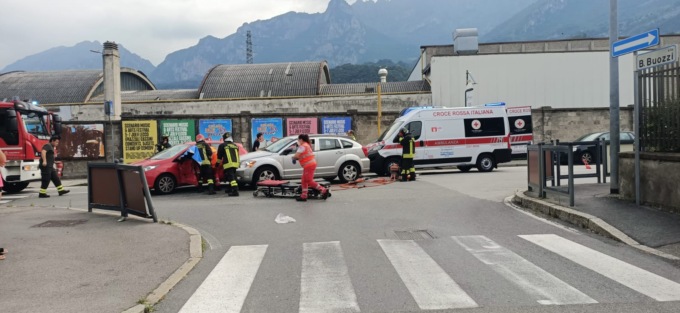 Incidente stradale, una donna ferita