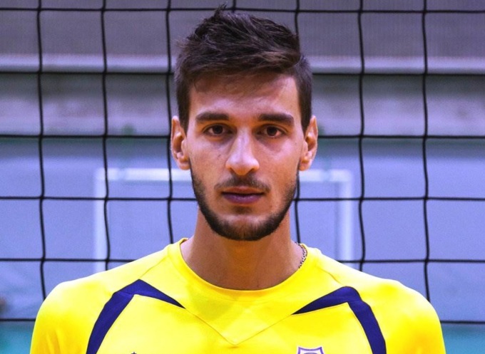 Malore in campo: è morto a 32 anni il pallavolista Danilo Cremona