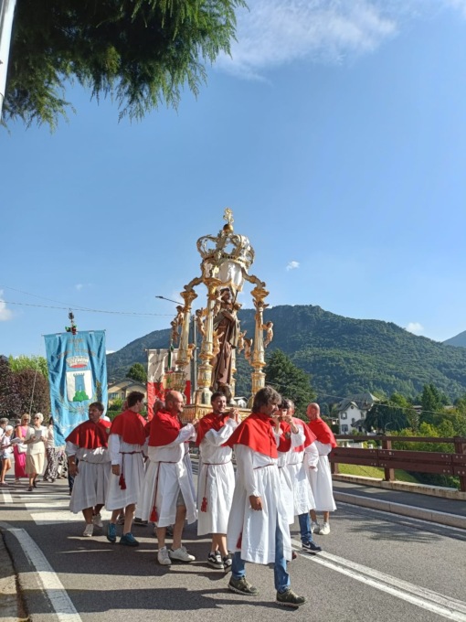 Cremeno celebra San Rocco con la consueta processione