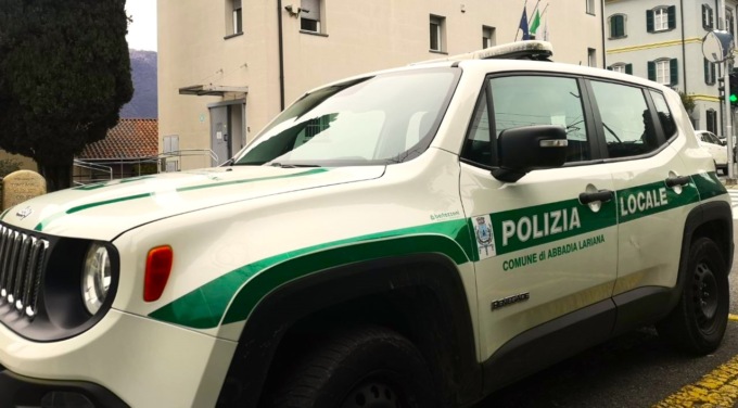 Abbadia, 100 multe per sosta selvaggia a Ferragosto