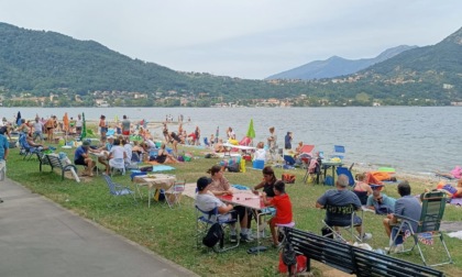 I tradizionali pic nic di Ferragosto... colorano il lungolago di Vercurago