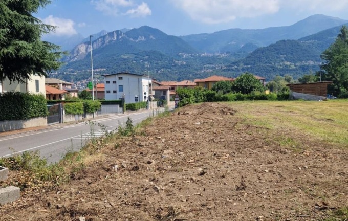 Valgreghentino, avviate le opere propedeutiche per la realizzazione del marciapiede in via Kennedy