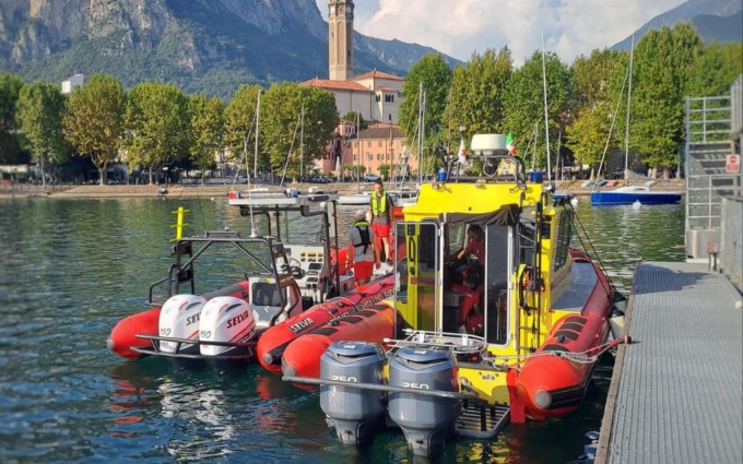 Lecco, squadra nautica dei Vigili del fuoco e idroambulanza in soccorso di un bambino di 2 anni