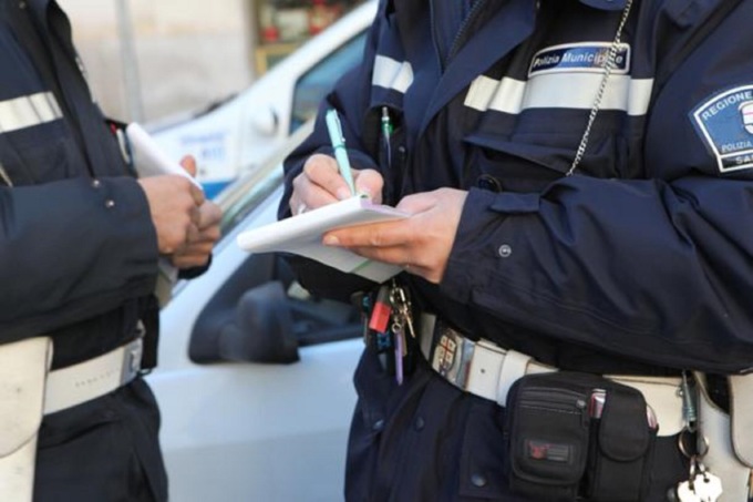 Sosta nei parcheggi riservati ai residenti: raffica di multe