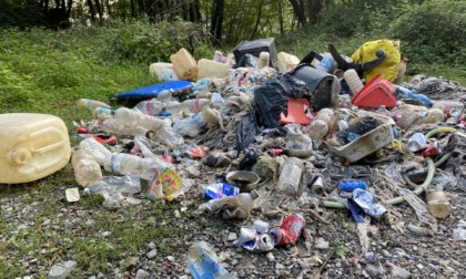 Montagna di rifiuti sulla Ballabio-Morterone, multa fino a 26mila euro al responsabile