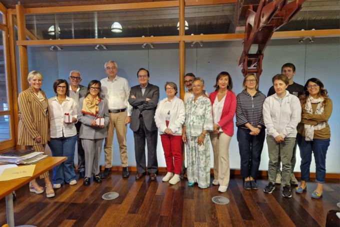 Valmadrera: festa per la maestra Mariella e l’ausiliaria Franca in pensione