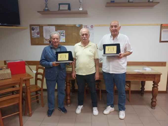 Valgreghentino: al torneo di scopa d’assi trionfa la coppia Valsecchi-Cesana