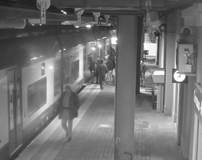 16enne scomparso: il video che lo ritrae mentre sale treno per Milano