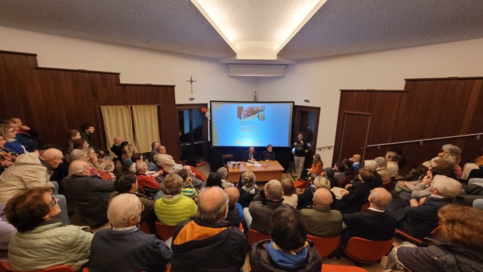 Barzio, grandi emozioni alla serata dedicata a don Giacomo Tantardini