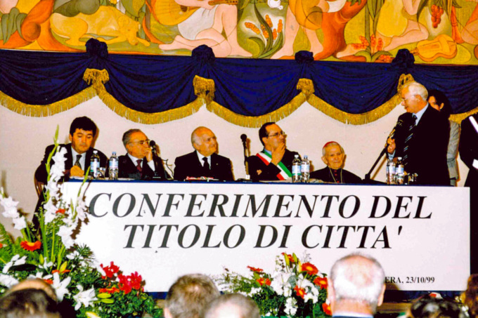 Valmadrera è Città da 25 anni: si festeggia mettendo al centro l’Europa