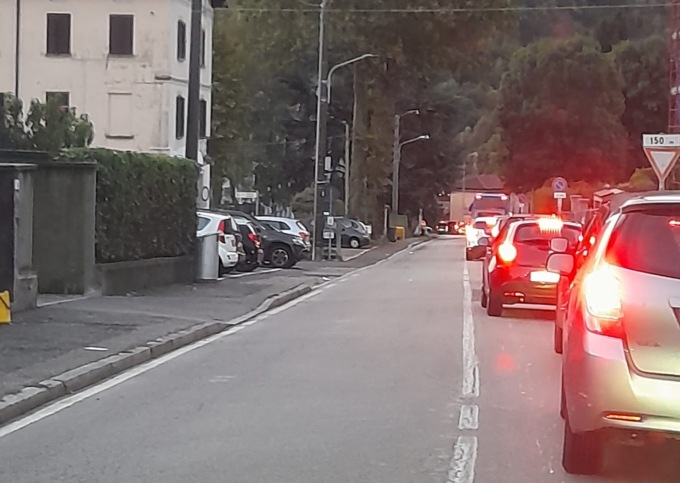 Chiusa in entrambi i sensi la Lecco Ballabio: code sulla “vecchia”