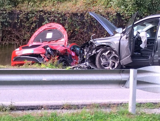 Frontale a Ballabio: muore automobilista di 67 anni
