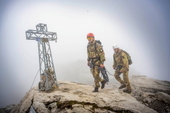 Gli Alpini si addestrano sulla Grignetta prima di un 4000 sul Monte Rosa