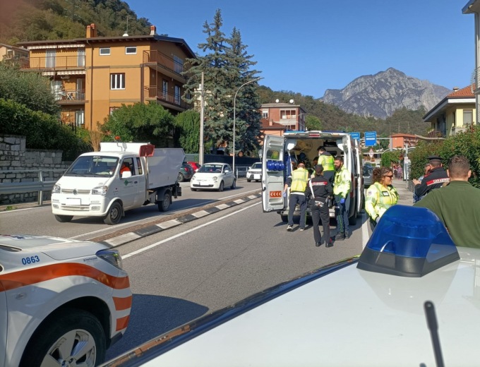 Pescate: donna investita sulle strisce pedonali