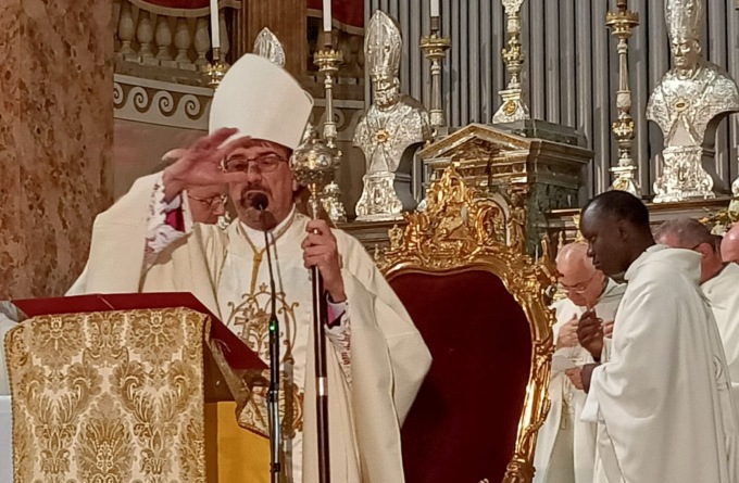Campane a festa per il benvenuto a don Bortolo: “Costruiamo una Chiesa fatta da tante storie”